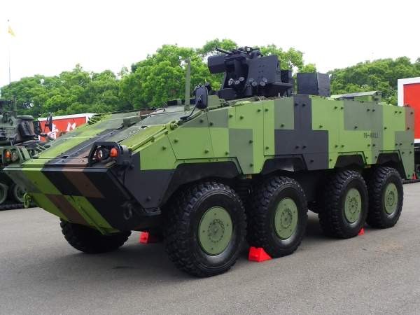 CM-32 Yunpao (Cloud Leopard) 8x8 Amphibious Armored Personnel Carrier (APC) (A)